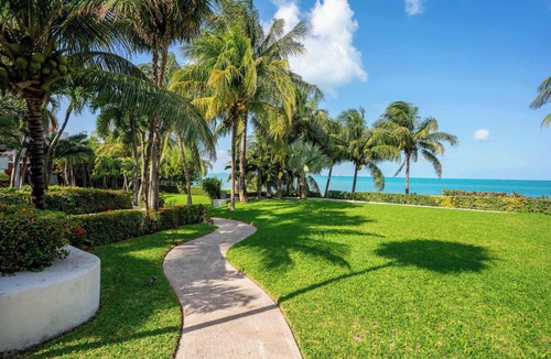 Punta Cancun Villa | Villa Balam Nah | 6BR | Beachfront Family Oasis