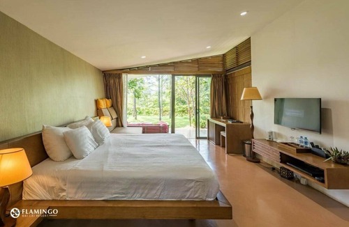 Ngoc Quang Hotel | Villa CBT Flamingo Dai Lai