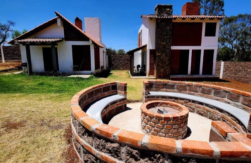 Huasca De Ocampo Cabin | Villa Lakota a 5 Minutos del Centro de Huasca!
