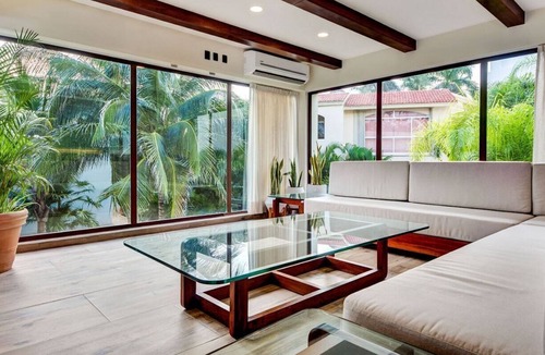 Playa Paraiso Ski Chalet | Villa Maya