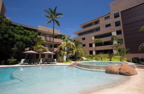 San Francisco Apartment | Villa Orquídea, lux apartment, steps from the beach