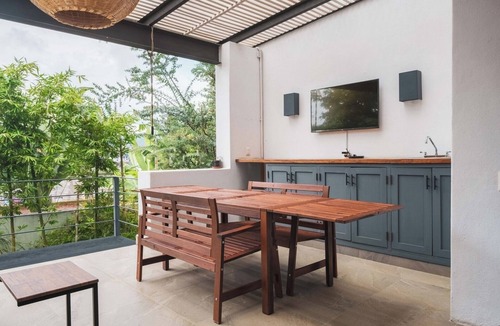 Agua Fria House | Villa with Jacuzzi in Valle de Bravo