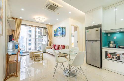 Trung Hoa Nhan Chinh Apartment | Vinhomes D'Capitale 2-bed apartment with Sunset view