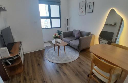 Trung Hoa Nhan Chinh Apartment | Vinhomes D'Capitale - Amee Apartment