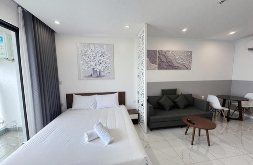 Trung Hoa Nhan Chinh Apartment | Vinhomes D'capitale Hanoi Opus