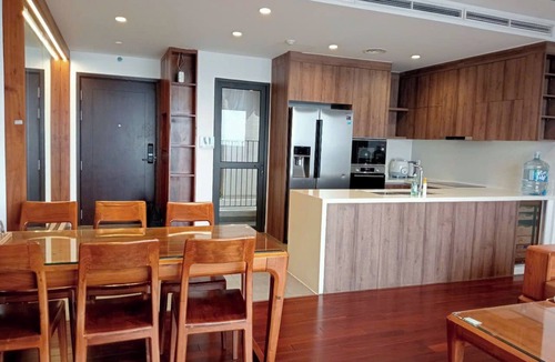 Trung Hoa Nhan Chinh Apartment | Vinhomes D’Capitale | 3BR Residence Ideal for Families or Groups