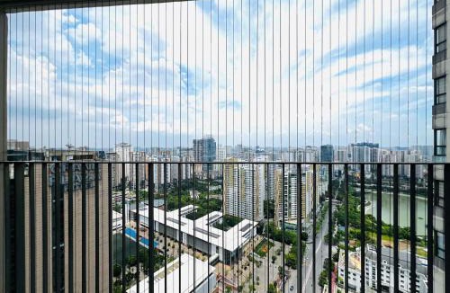 Trung Hoa Nhan Chinh Apartment | Vinhomes DCapitale Ha Noi Center - By Mira