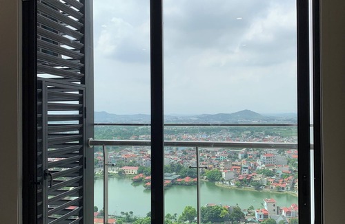 Bac Giang Apartment | Vinhomes lake and city view in center Bac Giang