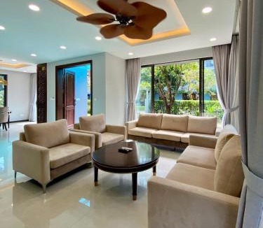 Duong To Villa | Vista Lago - 4 Beds Big Garden Villa! Big Pool Access