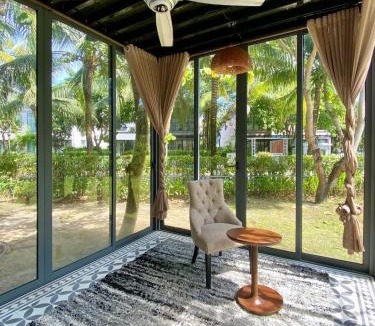 Duong To Villa | Vista Lago - 4 Beds Big Garden Villa! Big Pool Access