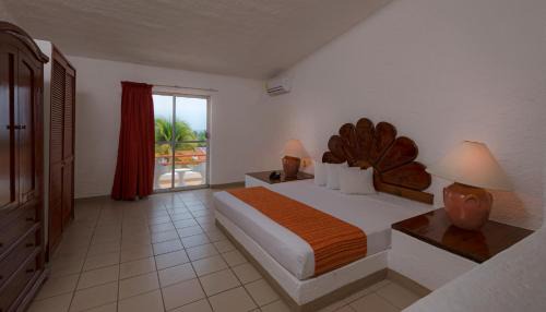 Colinas de Santiago Resort | Vista Playa de Oro Manzanillo