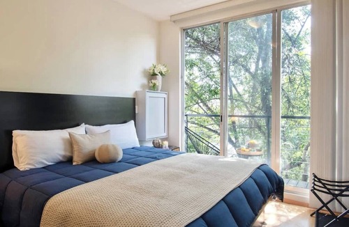 Colonia Roma Apartment | Walk Everywhere in Roma Norte: 3 BR, Balconies
