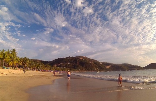 Zihuatanejo Villa | Walk to Playa la Ropa and lots of great restaurants!