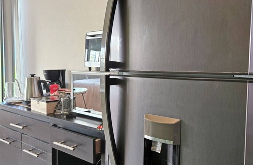 Rinconada Apartment | Walkable Rinconada Studio King Bed, Pool, Fast WiFi