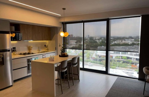 Providencia Apartment | Warm urban apartment in Colomos Providencia