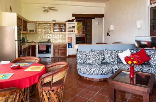 Almacen House | Welcome to Zihuatanejo Paradise, steps to Centro and with an aMAZING view!