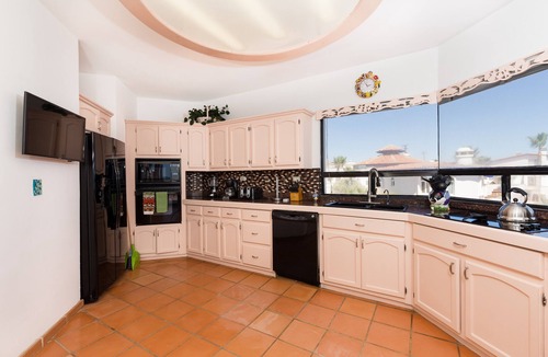 Las Conchas House | Whale of a Tale – Adults-Only Beachfront