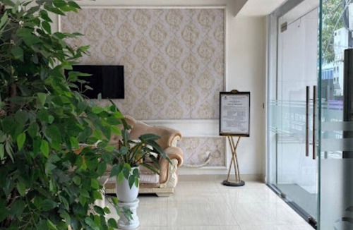 Vinh Hotel | White Hotel