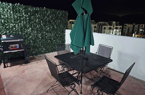 El Sauzal House | White House in Viñedos del Mar (3 floors)
