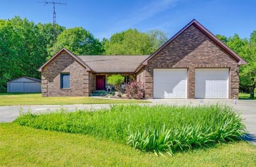 Applegate House | Wooded Applegate Retreat w/Private Trail Access