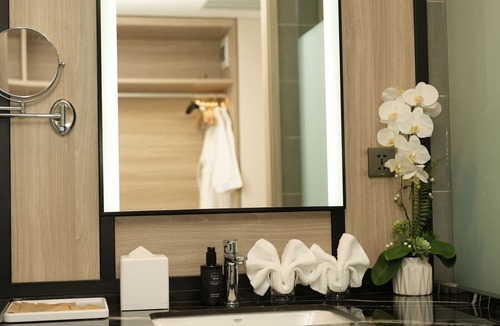Bai Chay Hotel | Wyndham Garden Legend Halong