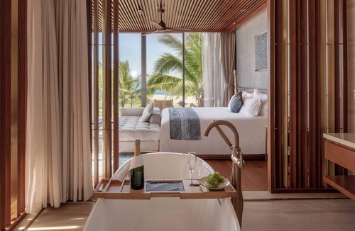 Dien Duong Hotel | Wyndham Royal Beachfront Resort & Spa Danang