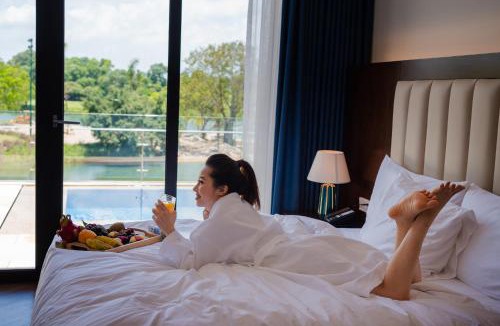 Chuong My Hotel | Wyndham Sky Lake Resort and Villas