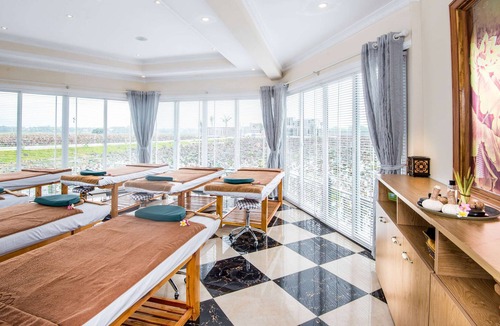 Thanh Thuy Hotel | Wyndham Vuon Vua Thanh Thuy