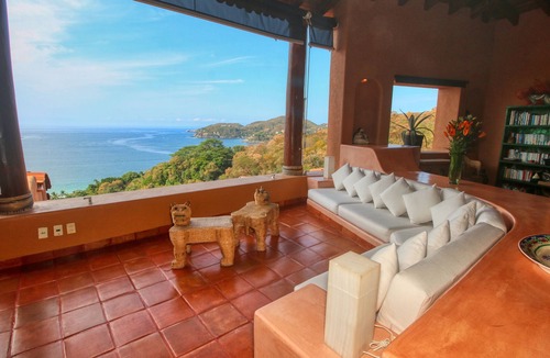 Zihuatanejo Villa | Zihua Penthouse. View from the top of the world. CVM. Dipping pool. Life is good