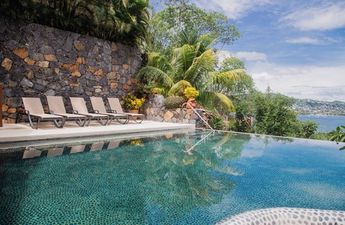 Playa Las Gatas Condo | Zihua Vista Bay Studio Hideaway: Balcony, Infinity Pool, Walk to Playa La Ropa