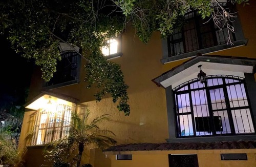 Palmira House | ZONA EXCLUSIVA Y COMODA. SEGURA, AMPLIA Y DIVERTIDA. PARA FAMILIA Y AMIGOS.