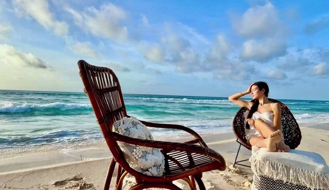 1 Bdr Lovely Beachside house,staff on site , Wi-fi, Chef, pool sleeps 2-3