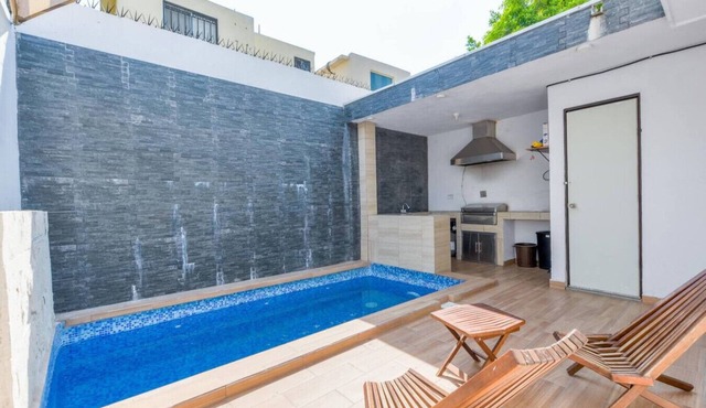 1 King, 3 Twin bed, Pool & 2 parking | 3BR2br 7ppl