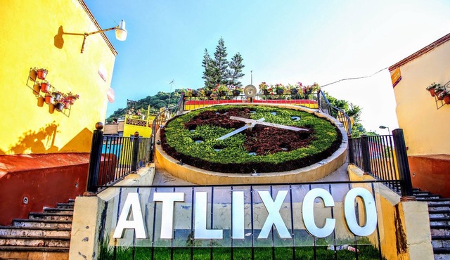 10 min from the Atlixco zócalo! 2-storey house
