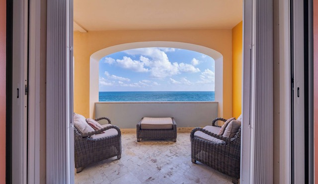 2 bedroom & 2 bathroom Ocean View condo at Isla 33!