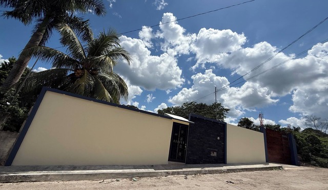 2 bedroom house with pool and jacuzzi