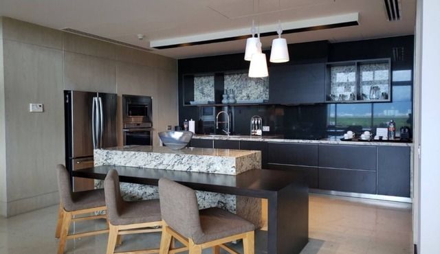 2 bedroom Loft Presidential Villa @ the Residence