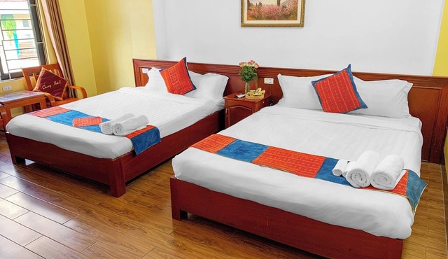2 king beds with lovely breakfast at Cherry Sapa Hotel!