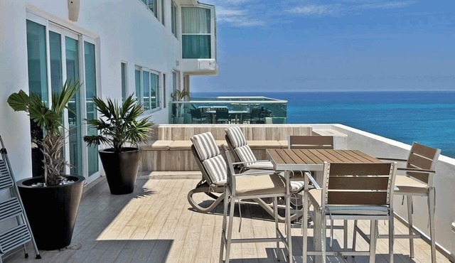 #2704 – 4BR/3.5Bth Cancun Family Suite Penthouse Condo Rental – Tim's Condos