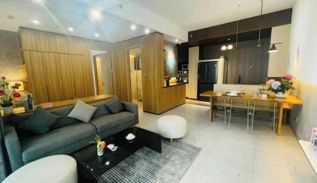 2BED-ROOM in Midtown