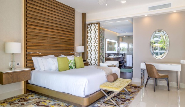 2BR condo with W/D, WiFi, AC and resort amenities at Garza Blanca in Cancún