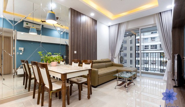 2BRs Apt with Big Balcony, Flight View, Free Gym & Pool.