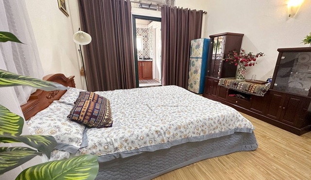 2mins to Hoan Kiem Lake! A small house of Hanoian old style with Washer Kitchen