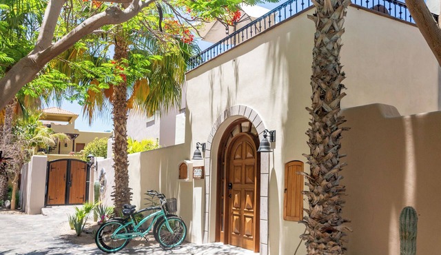 3 bedroom FN 210 BBQ, private pool, Tower ocean view