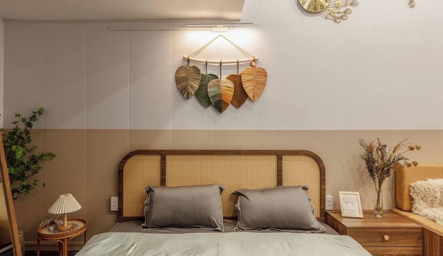3 Bedrooms With Lots of Natural Light, Old Quarter