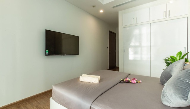 3 RB - King bed #Green Bay Hanoi near JW Marriott