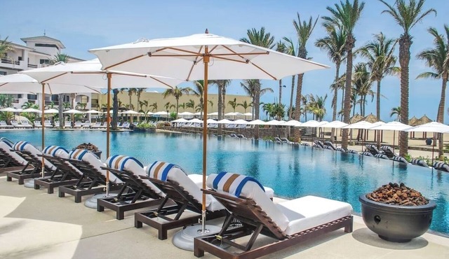 3 Stylish 2BR Deluxe Suites w/Kitchen w/Access to Tri-Level Infinity Pool