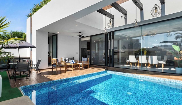 3BR Tamarán Villa | Rooftop Pool + Beach Club