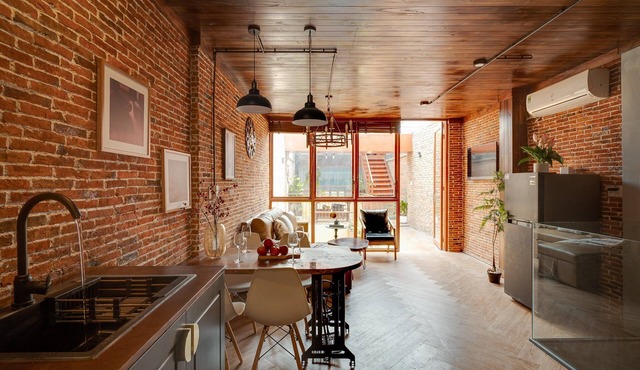 4BR Industrial Gem with Rooftop Garden by Bến Thành