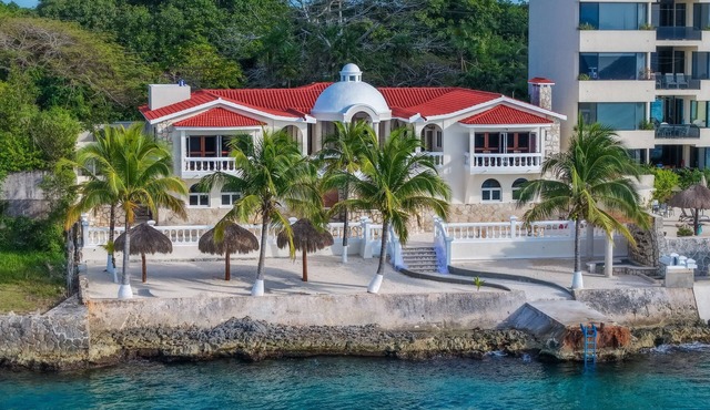 5 Bedroom, Beachside Oasis, Paradise Escape